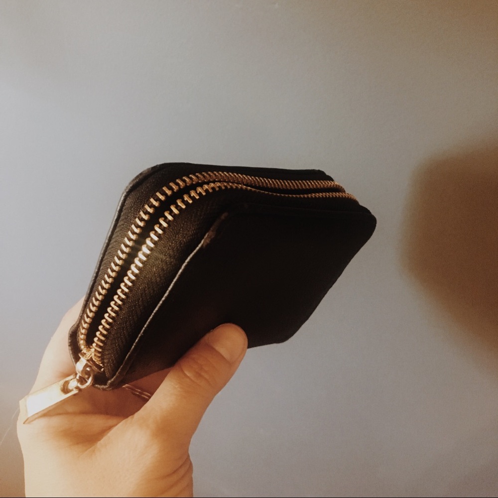 Universal Thread Wallet